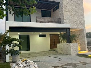 Casa en Venta, en Privada ÚNICA LIVING, en Carretera Progreso, Mérida