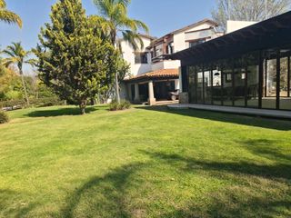 Se Vende Residencia en Balvanera Club Hípico, 4 Habitaciones 2 en PB, T.1000 m2