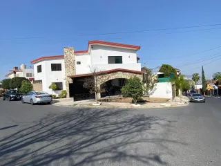CASA EN RENTA  EN CUMBRES 4TO SECTOR