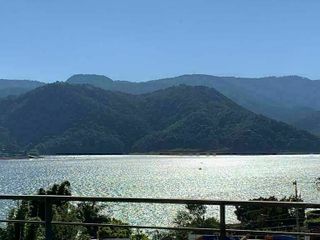 HERMOSA CASA EN PRIVADA EN VALLE, VISTA AL LAGO, A PASOS DEL CENTRO