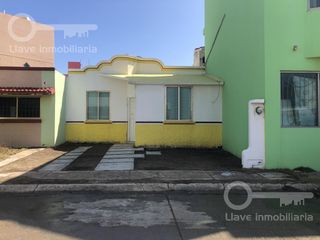 Venta de Casa con 2 habitaciones en Av. Félix Parra, Fracc. Paraíso II, Coatzacoalcos, Ver.