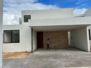 CASA EN VENTA  MERIDA PRIVADA SAVARA MODELO ISORA DICIEMBRE 2023