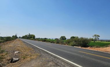 Terreno industrial en venta  frente a carretera