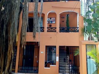 Edificio  en venta de 3 niveles en Playa del Carmen  a 2 cuadras de la Quinta