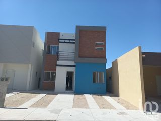 Venta Casa Nueva  4 rec una en planta baja Residencial  a 10min de Puente Inter. Juárez Chih.