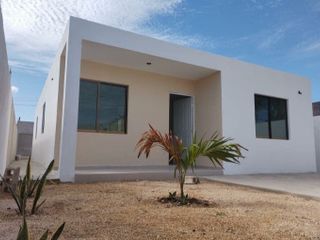 Casa de 1 Planta con 2 Recámaras y Piscina en Chichi Suarez, Mérida