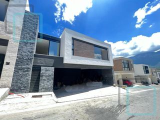 CASA EN VENTA CASTAÑOS DEL VERGEL ZONA CARRETERA NACIONAL MONTERREY