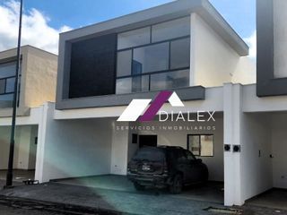 Altares Residencial -CARRETERA NACIONAL- Casa en Venta en Santiago, Nuevo León.