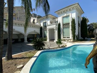 Espectacular casa de Lujo, en Col. San Patricio $75,000,000
