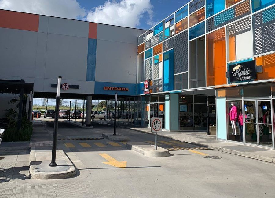 Se rentan locales comerciales en plaza Unisur, Otay Tijuana