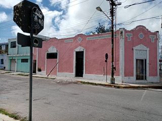 Casa en Esquina de 6 Habitaciones en Colonia Centro, Merida