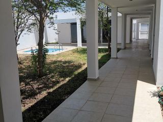 Casa en renta en Merida de una Planta con piscina en  Cholul  Yucatán.