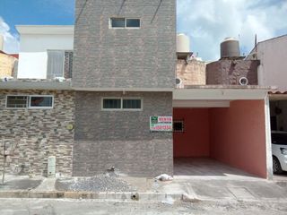 Casa en CLÚSTER CON ALBERCA en venta en Geovillas Los Pinos. VERACRUZ, VER.