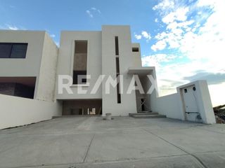 CASA EN PREVENTA EN NUEVO REFUGIO QUERETARO OPCION A 5 RECAMARAS RCV220221-AF - (3)