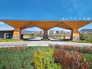 Lote residencial colinda área verde en Altozano