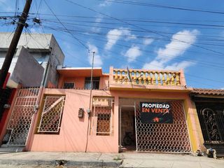 Casa en venta en Bernardo Reyes, Monterrey