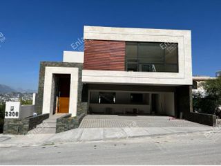 Casa Nueva, en Venta en Contry Las Aguilas