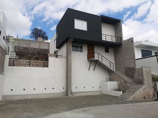 Se Vende Casa en Real de Juriquilla con Alberca Propia, Roof Garden, Jardín..