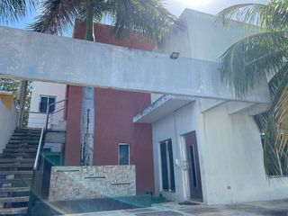 Edificio de tres niveles para oficina en colonia Uxmal