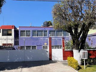 Casa en Venta en Ciudad Satlite. Muy amplia, doble Jardn