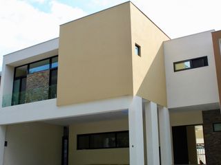 Casa en Venta en Monterrey, Carretera Nacional