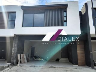 Casa en VENTA Fracc. Brisas del Vergel -CARRETERA NACIONAL- Monterrey, Nuevo León.