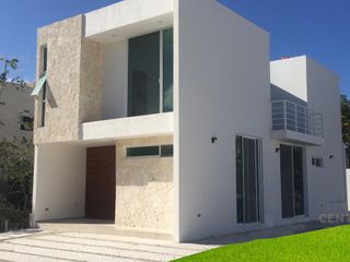 Bella Casa con acabados de diseñador en El Encuentro, Playa del Carmen p2568