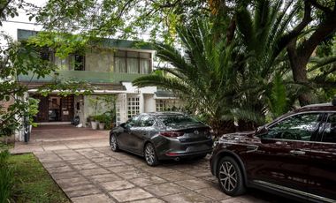 Sobre Av. Chapalita, extraordinaria casa en venta.