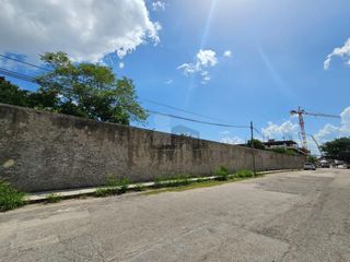 Terreno en venta con tres frentes en colonia México Mérida Yucatán