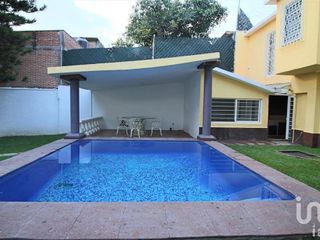 CASA EN VENTA ACAPATZINGO, CUERNAVACA, MORELOS CON ALBERCA