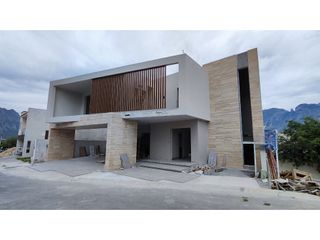 Estrena Casa en Venta en Almena en Valle Poniente