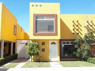 Casa en Venta - Fraccionamiento Rincón de los Amarantos - Tlaxcalancingo