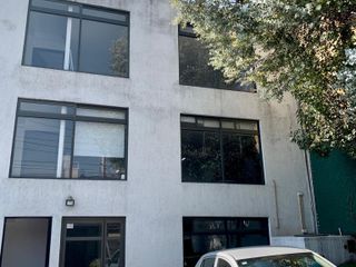 Venta o Renta de Edificio  Comercial en La Alteña II Av. Adolfo Lopez Mateos.