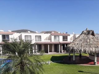 SE VENDE O SE RENTA hermosa casa en Condominio Real Santa Fe, Xochitepec
