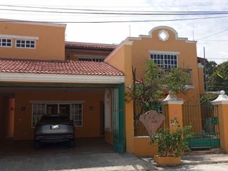 Renta de casa en Fracc. Montejo, Mérida de 3 Recamaras con piscina y bar