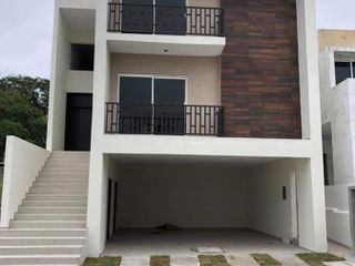 Casa en Venta en Fraccionamiento Haciendas del Rull, Tampico Tamaulipas.