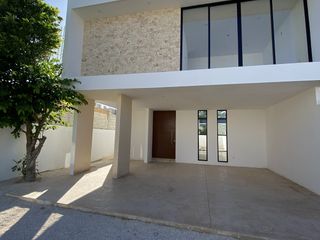 Casa en venta al norte de Mérida en Dzytia, doble altura entrega marzo