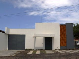 Bodega y Oficinas en Venta Calle Cazadores 514, El Tecolote, Colima, Colima