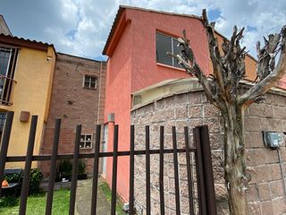 Casa en  venta, Geovillas los Cedros, San Mateo Otzacatipan, Toluca, Edo. de México.