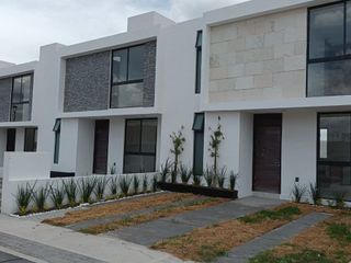 Se Vende Casa en Juriquilla San Isidro, 3 Recamras, 2.5 Baños, Jardín, Equipada