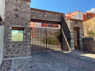 Departamento en RENTA tipo loft de lujo preciosa vista amueblado en Guanajuato