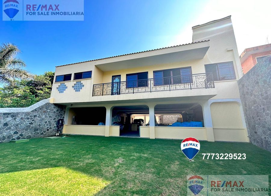 Venta de casa en la Col. Bellavista, Cuernavaca, Morelos…Clave 4432