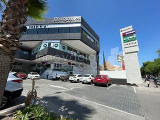 Local en Renta en Plaza Siqueiros, Pueblo Nuevo, Corregidora, en 1er piso