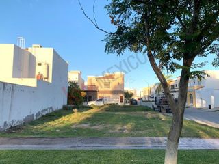 ¡Construye tu casa en una excelente zona! Terreno habitacional en Residencial Senderos. En Torreón, Coahuila.