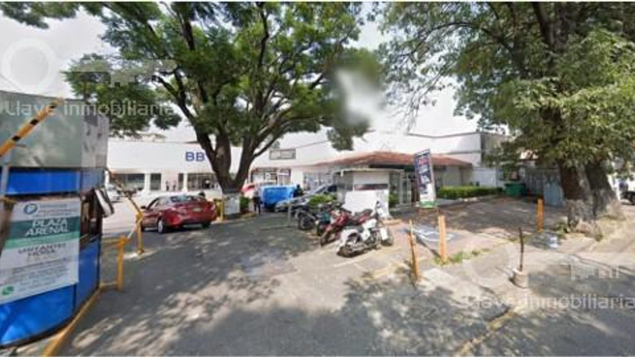 Local Comercial en Renta de 131 m2 en Calzada Arenal, Col. Santa María