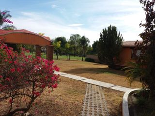 Residencia en Villas del Mesón Pegada al Campo de Golf, con Suite Independiente
