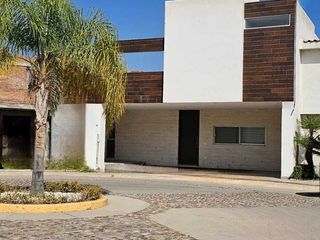 VENTA DE CASA EN RANCHO SANTA MONICA COTO SAN RAFAEL
