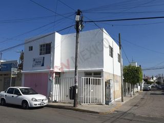 Propiedad con dos departamentos y local comercial en zona céntrica de Querétaro
