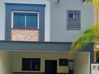 Casa En Venta Zona De Cumbres Elite