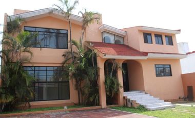 CASA  EN VENTA AV. SAN LUIS GONZAGA  JARDINES DE GUADALUPE